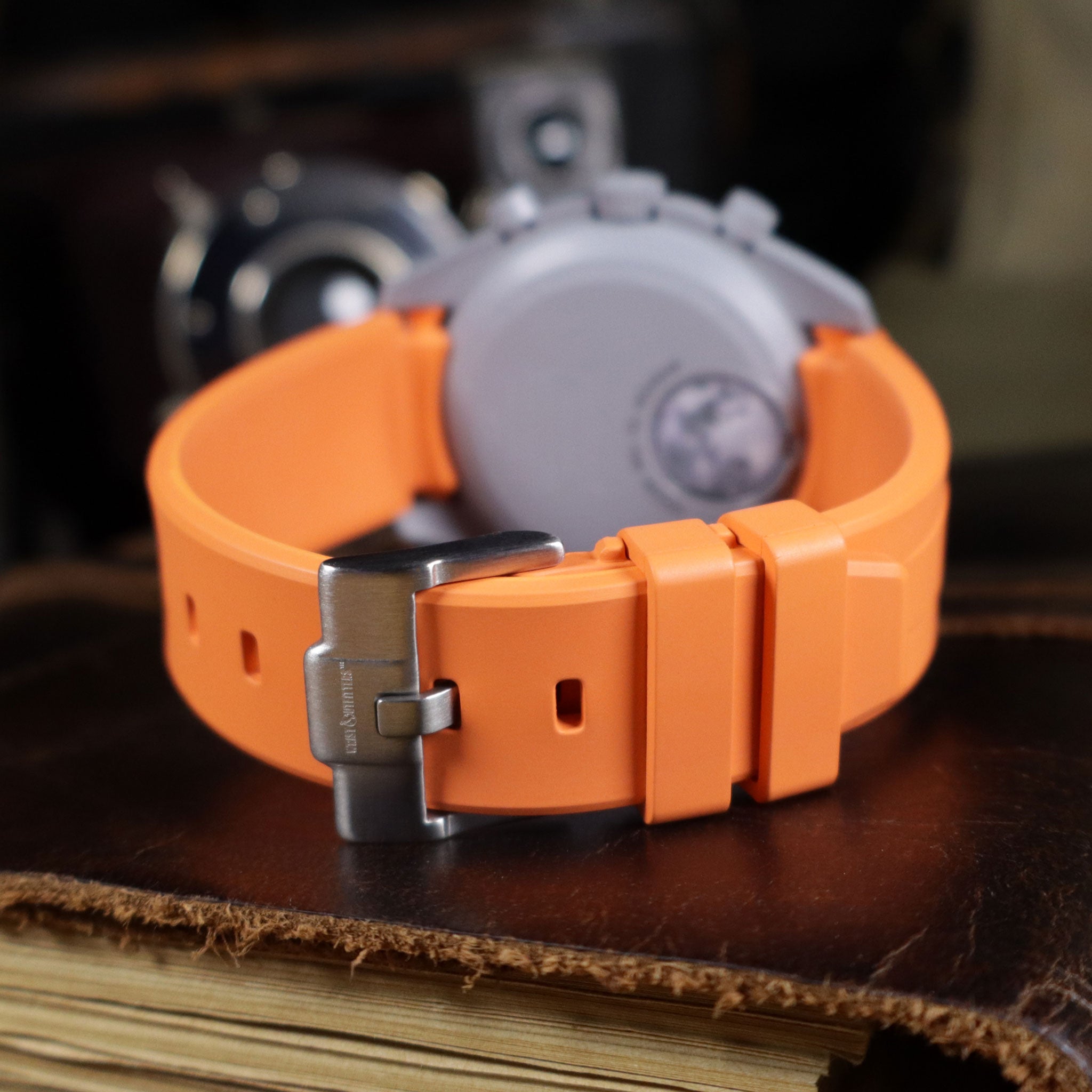 MoonGlow™ FKM Rubber Curved Watch Strap