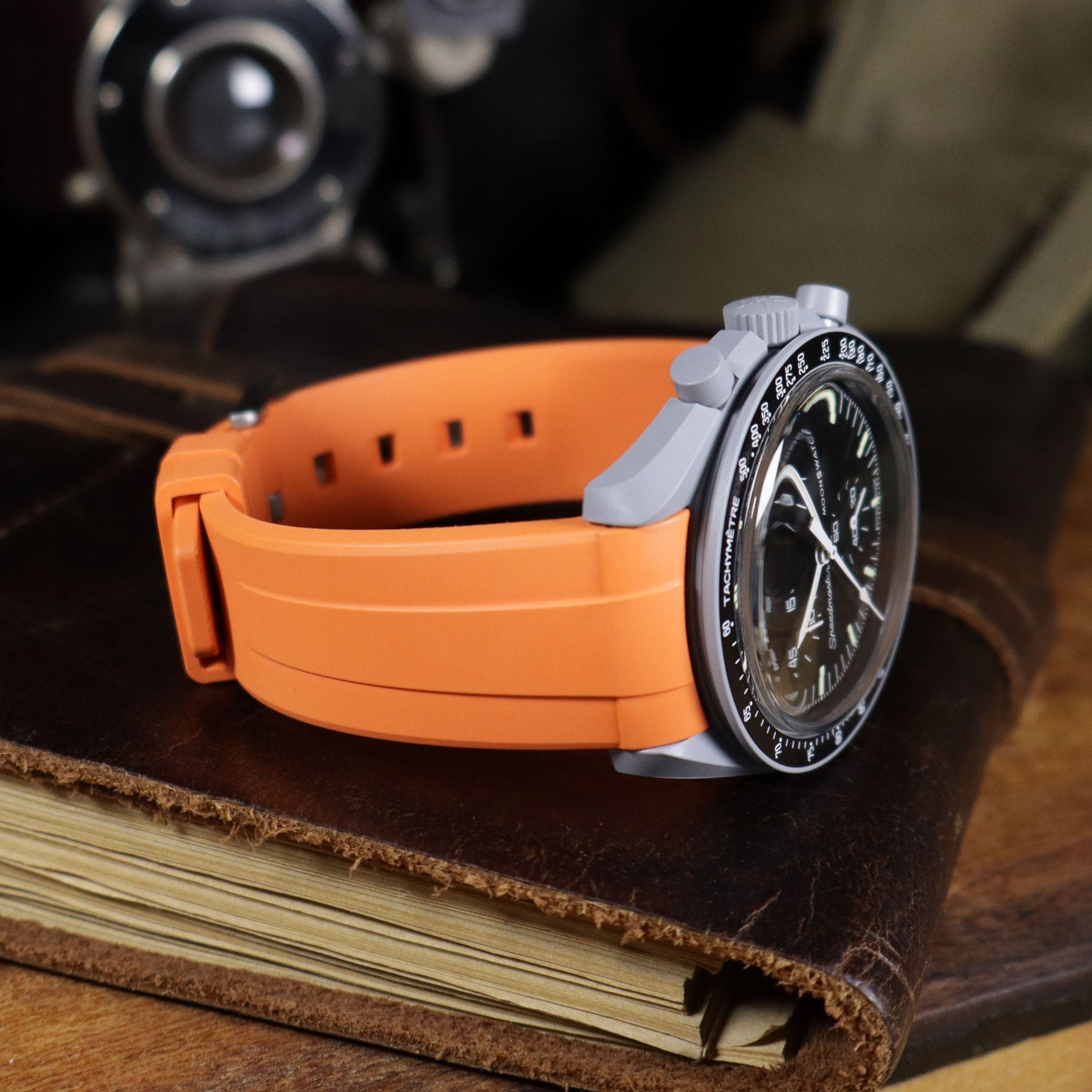 MoonGlow™ FKM Rubber Curved Watch Strap