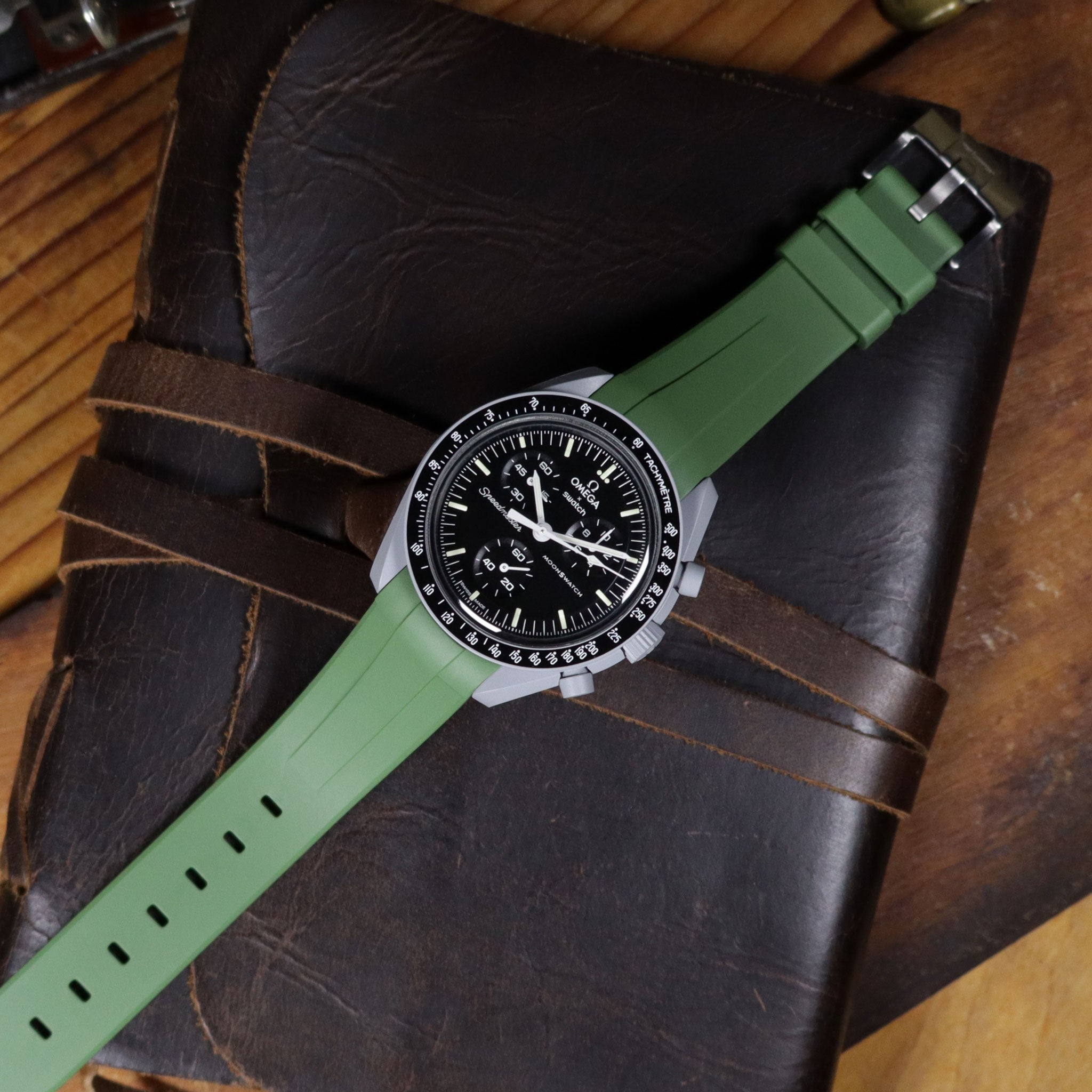 MoonGlow™ FKM Rubber Curved Watch Strap