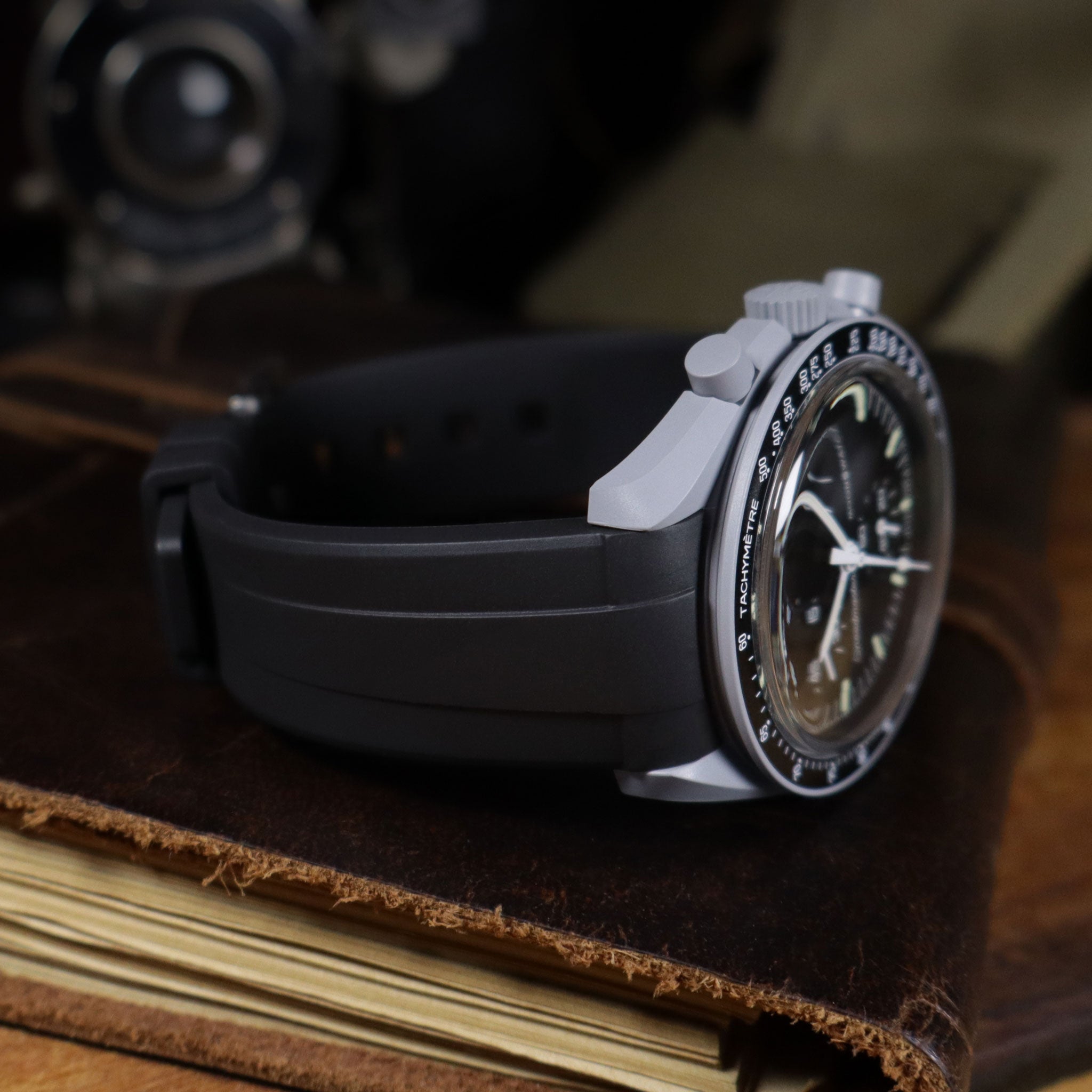 MoonGlow™ FKM Rubber Curved Watch Strap