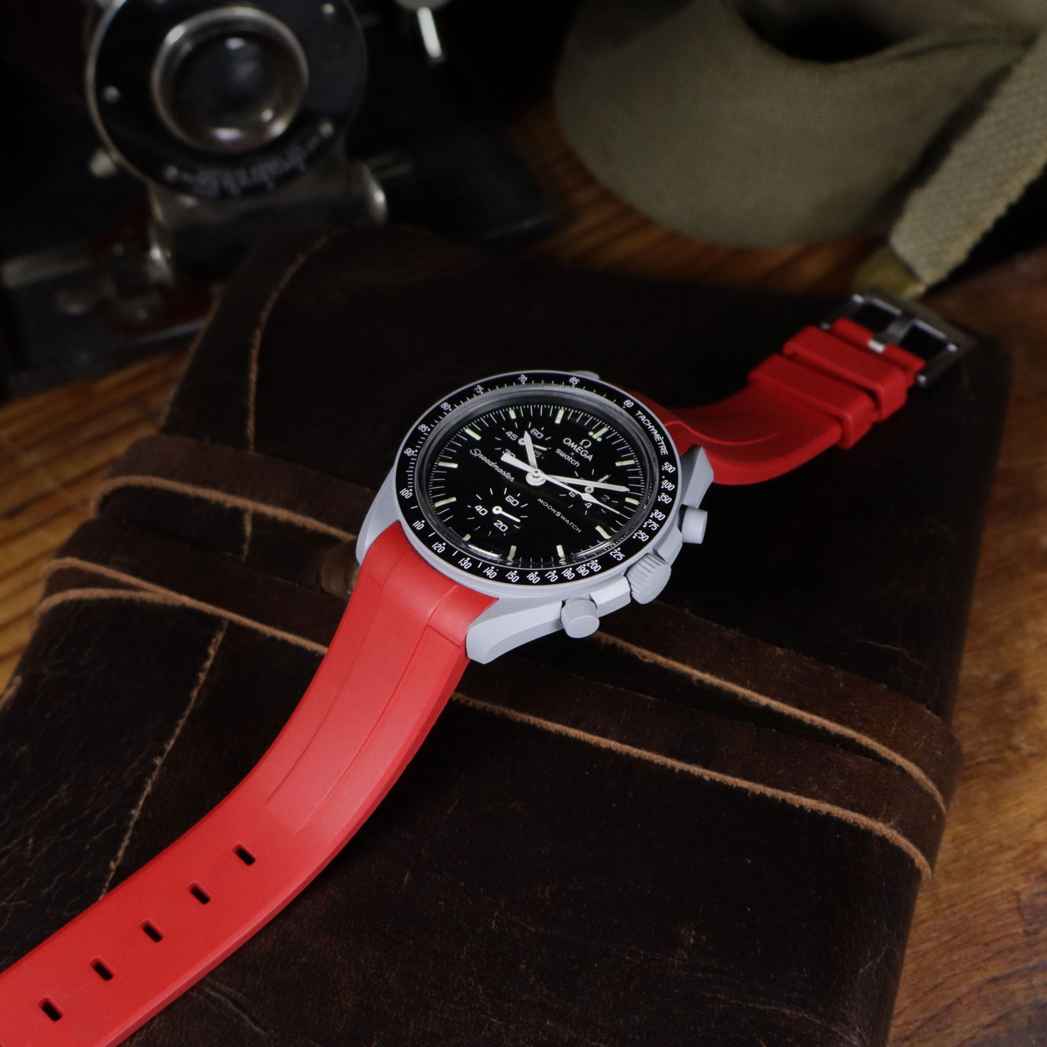 MoonGlow™ FKM Rubber Curved Watch Strap