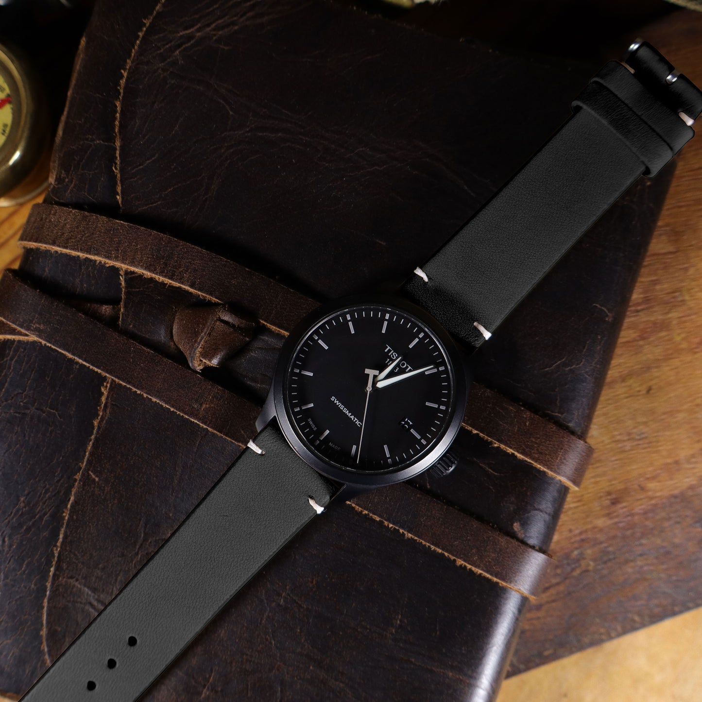 Airfield™ Retro Hand-Stitched Leather Watch Band