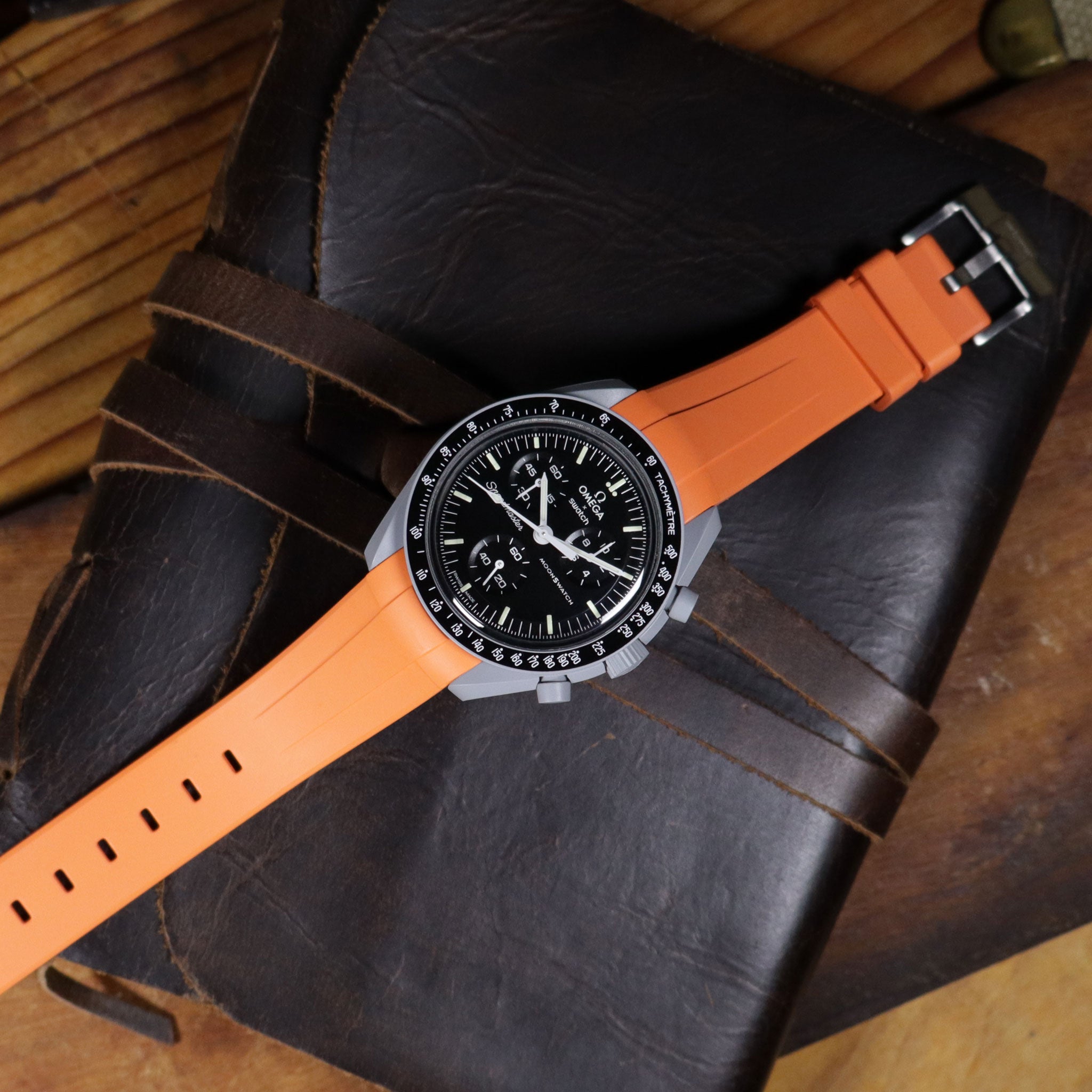 MoonGlow™ FKM Rubber Curved Watch Strap
