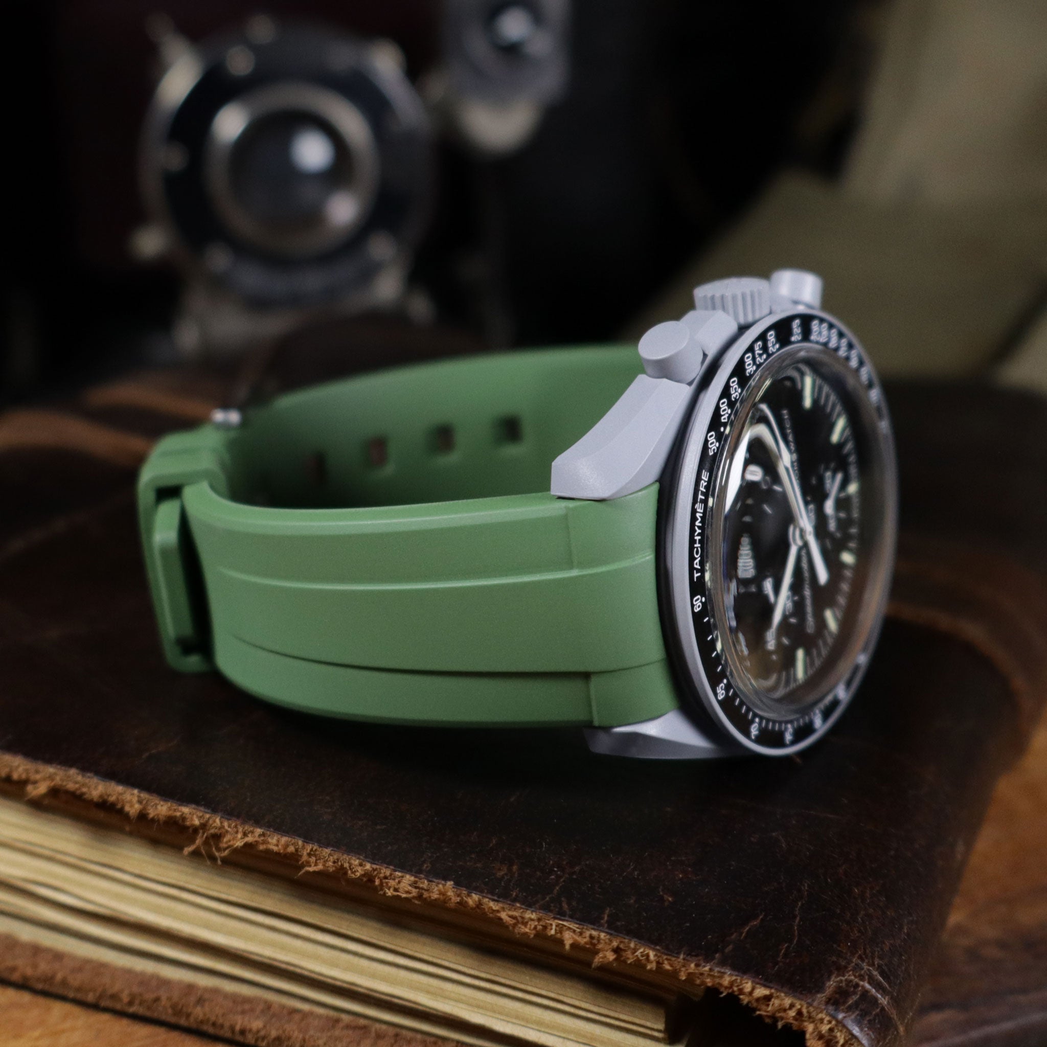 MoonGlow™ FKM Rubber Curved Watch Strap