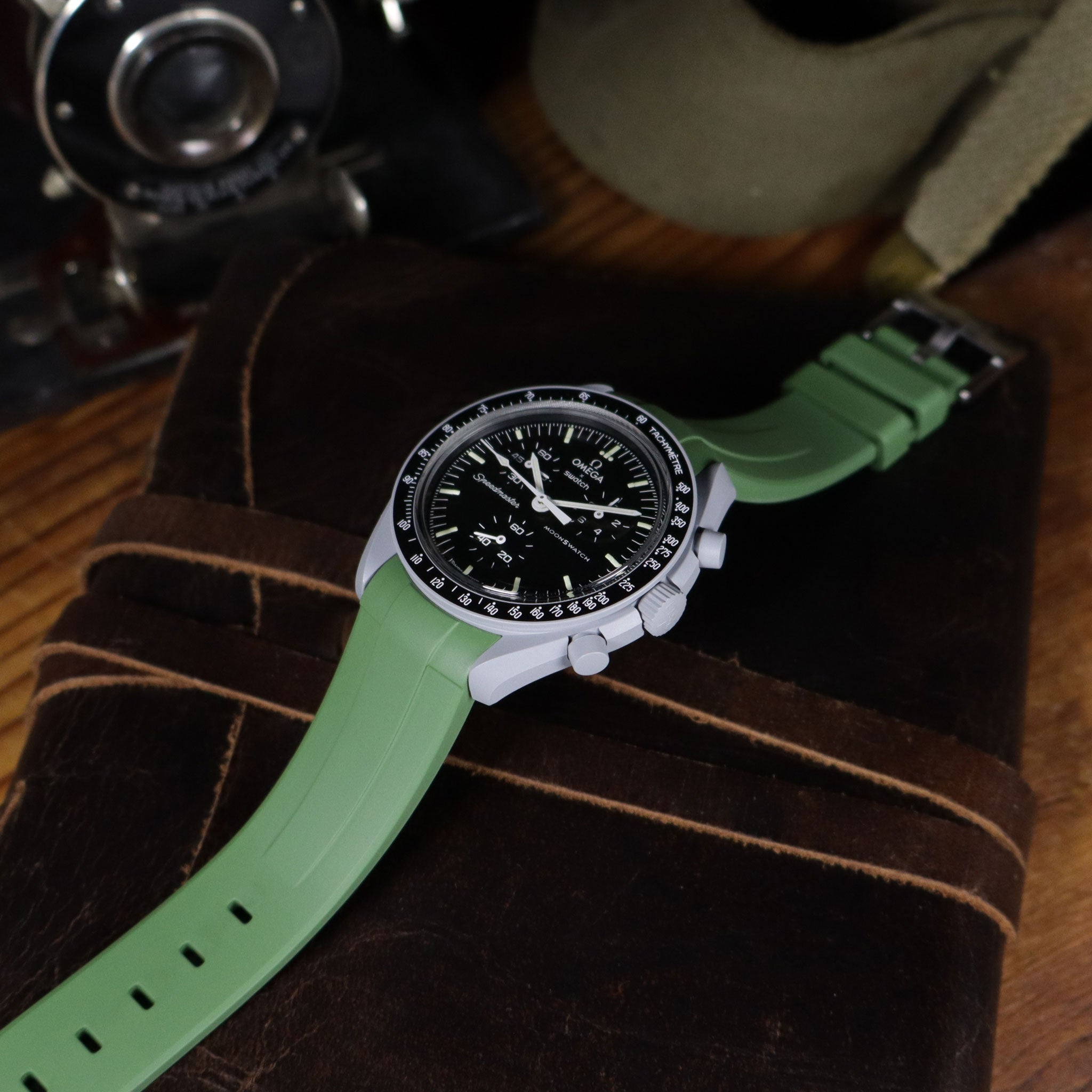 MoonGlow™ FKM Rubber Curved Watch Strap