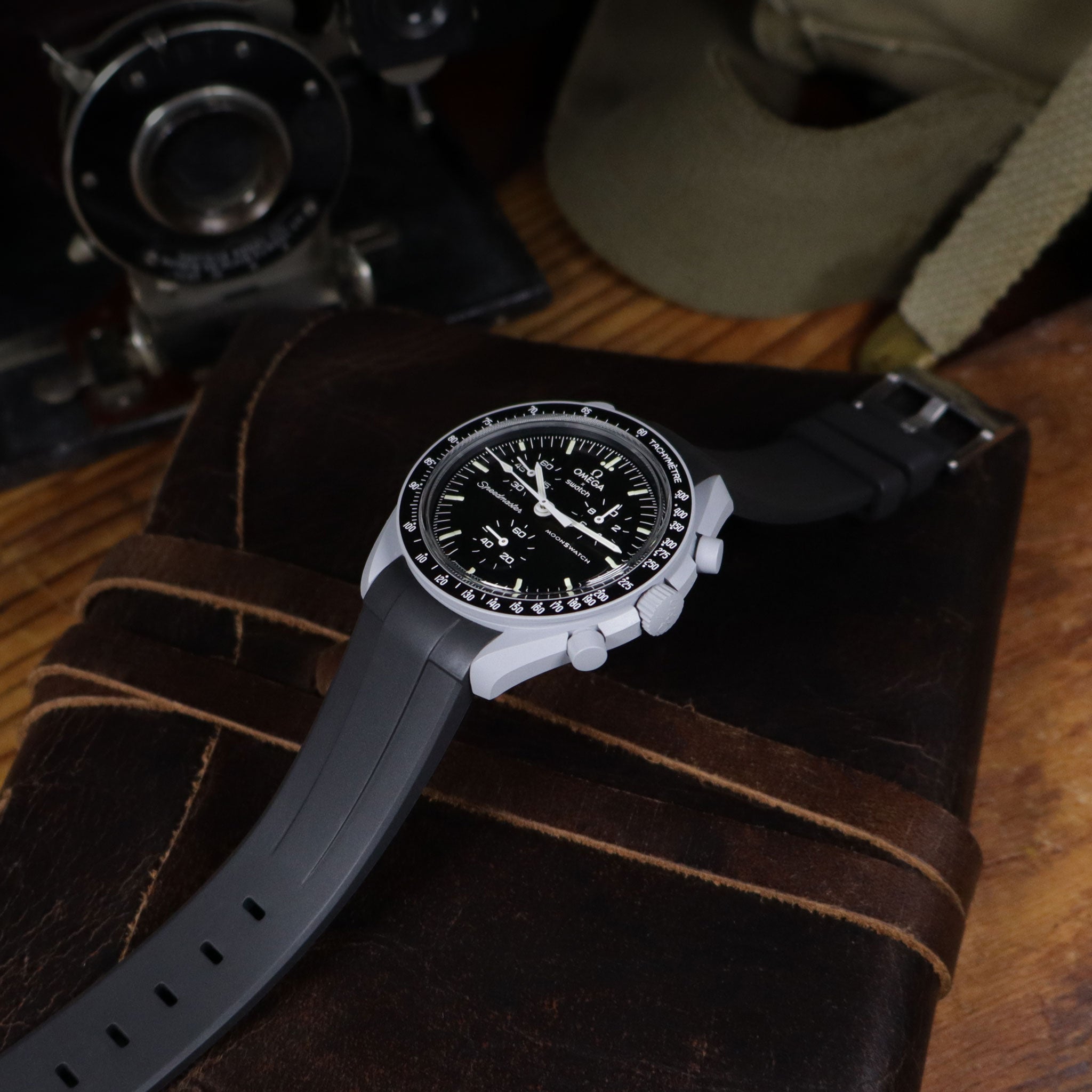 MoonGlow™ FKM Rubber Curved Watch Strap