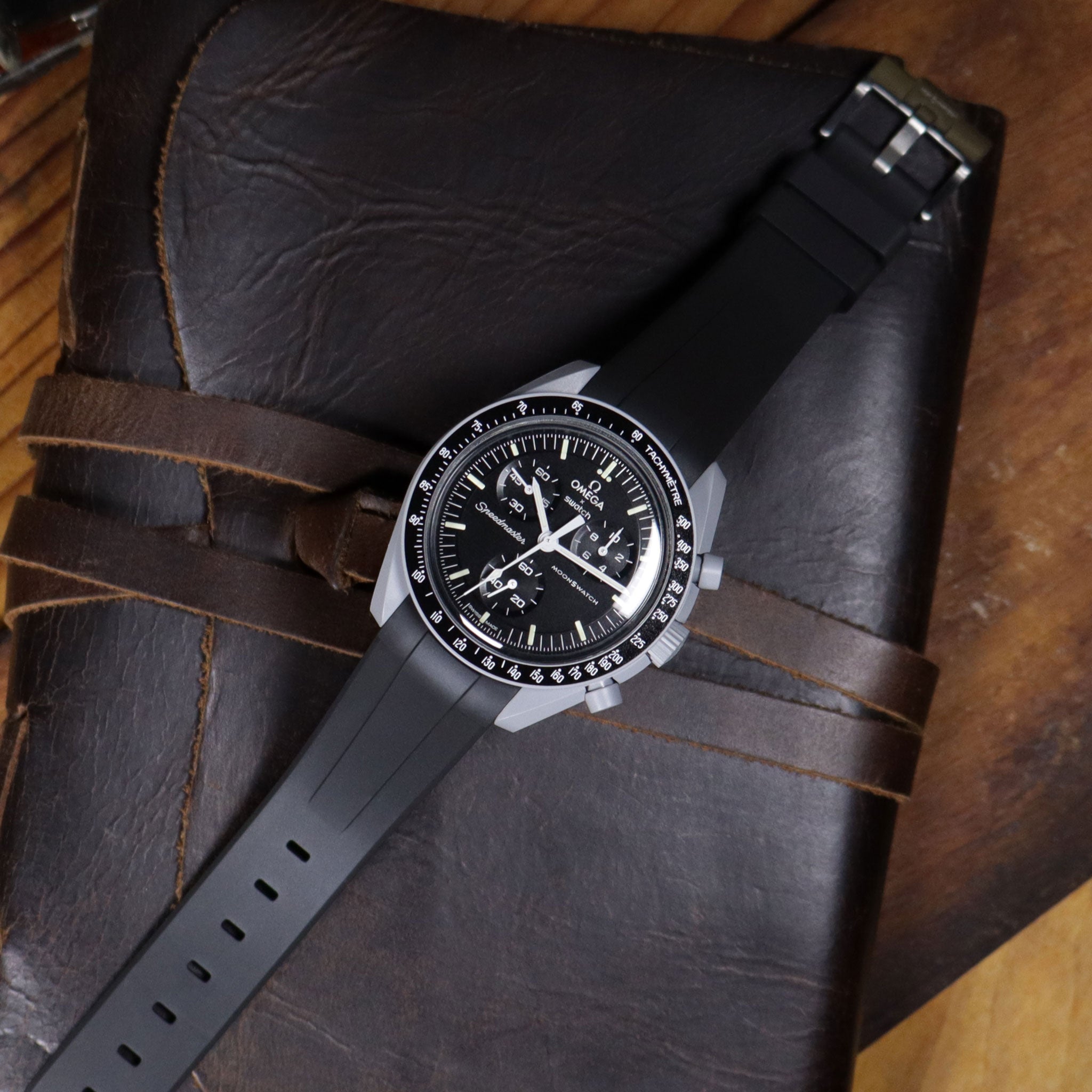 MoonGlow™ FKM Rubber Curved Watch Strap