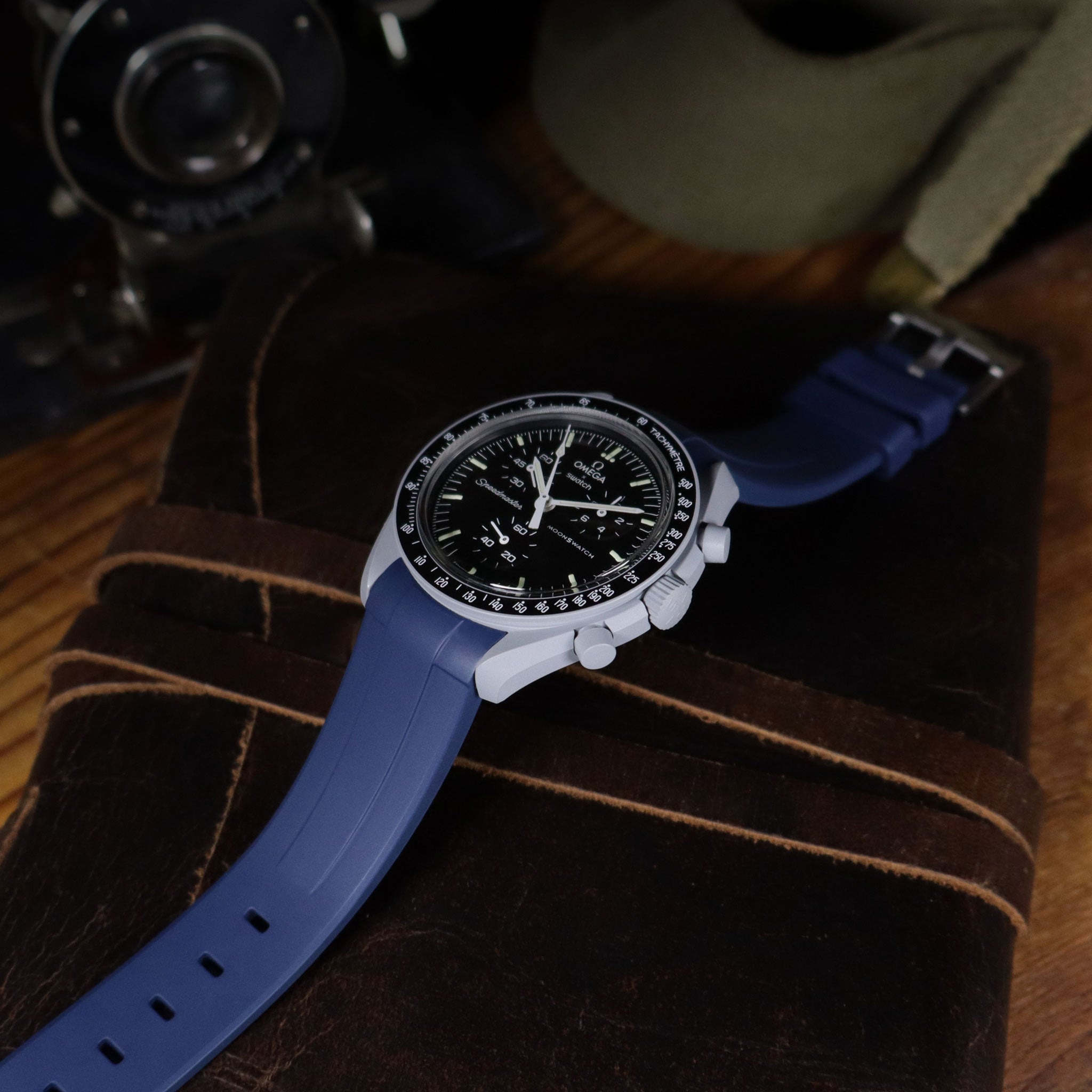 MoonGlow™ FKM Rubber Curved Watch Strap